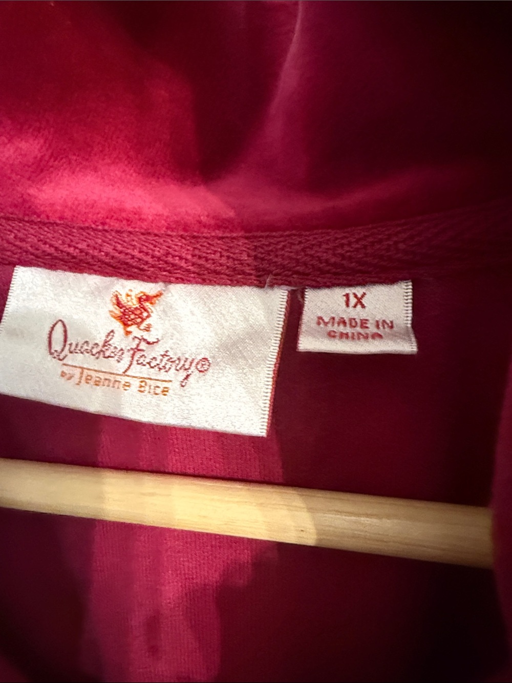 Quaker Factory Velour Quilted Rhinestone Zip Front Vest Burgundy / Wine Red 1X - Picture 2 of 9